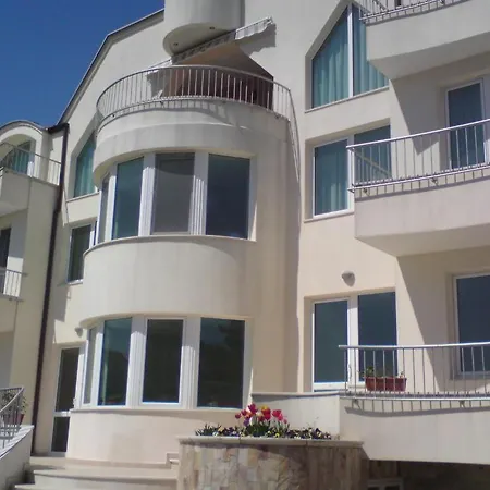 Roni Guest house